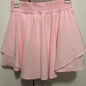 Lululemon Strawberry Milkshake Court Rival skirt *LONG SIZE 4